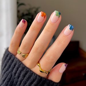 Minimalist Color Tip Nails